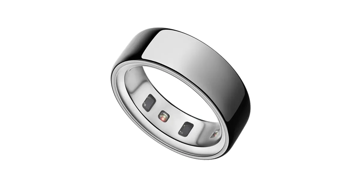 Oura Ring Gen4 smart ring on a hand