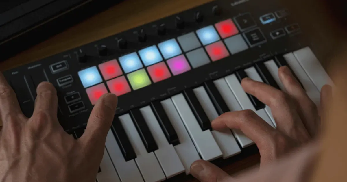 Novation Launchkey Mini MK3 MIDI keyboard with 16 pads