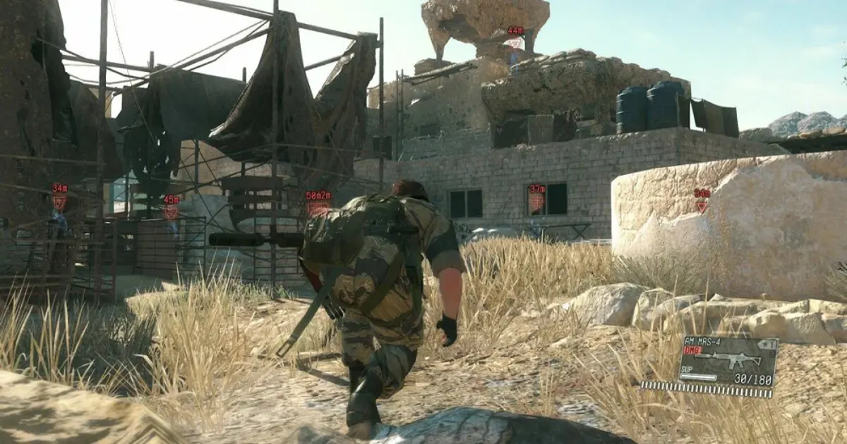 Snake planning an infiltration in Metal Gear Solid V: The Phantom Pain