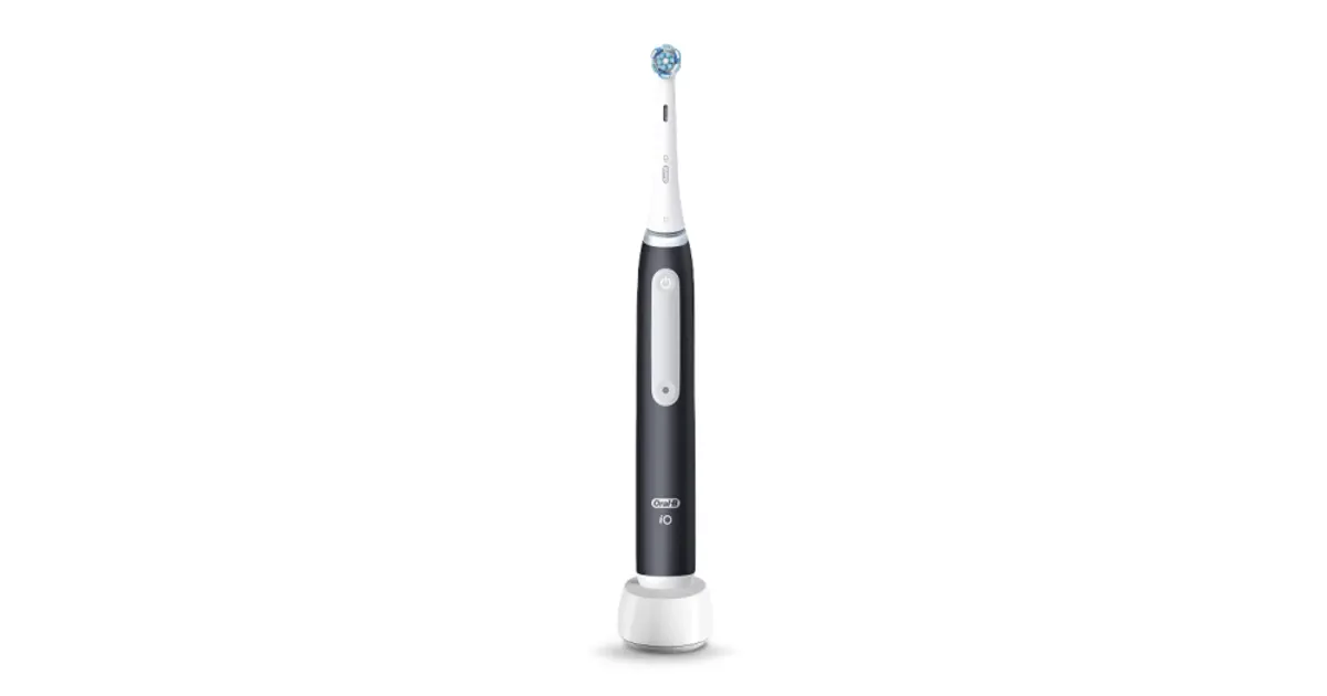 Oral-B iO Series 3 electric toothbrush with round head